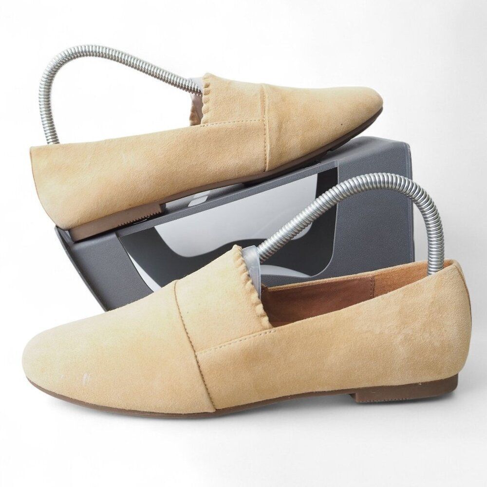 Gentle Souls by Kenneth Cole Lilah Ruffle Slip-on Loafers "Beige" Women's 7.5